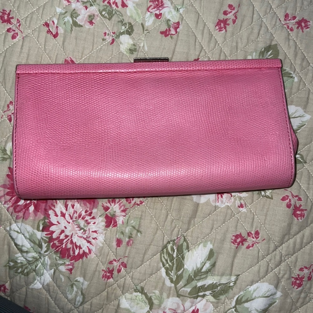 🩷Banana Rep🩷Gorgeous Lizard Leather Clutch. Hot pink in excellent condition!